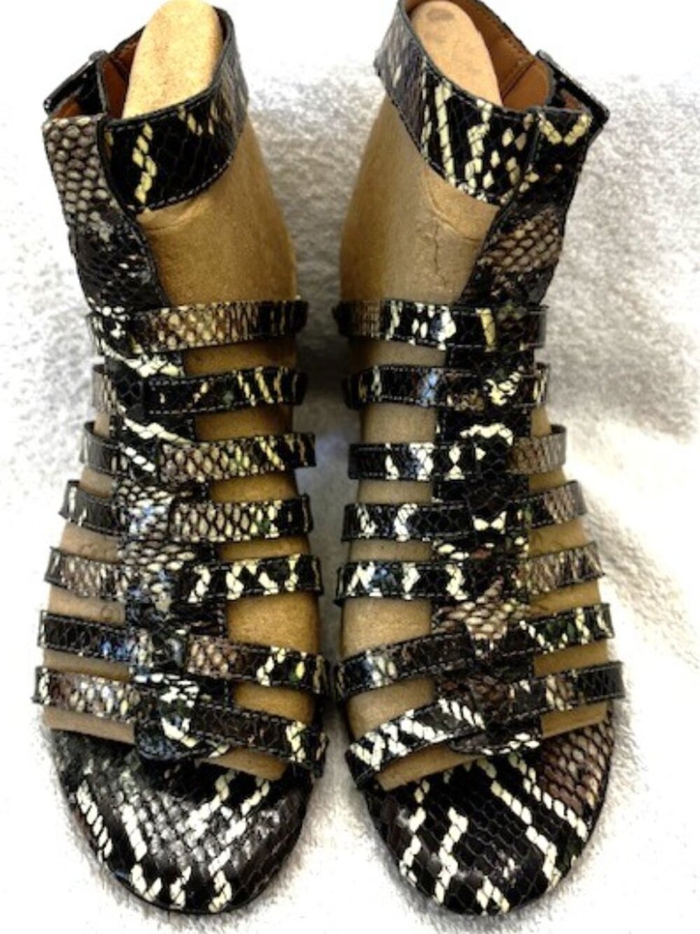 Vionic Sami Boa leather upper ankle strap sandals NWOT Size 8